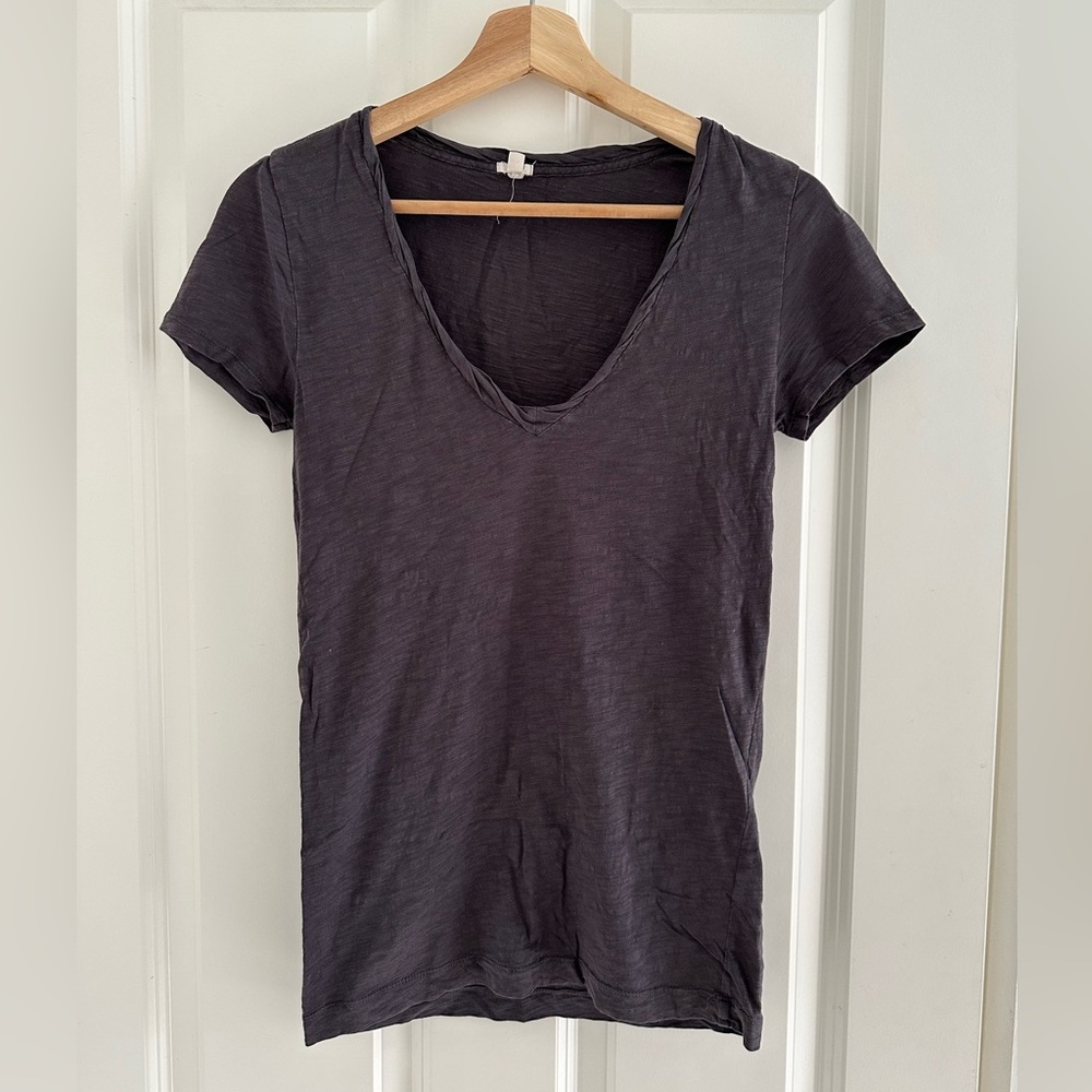 j. crew grey vneck t-shirt size XS